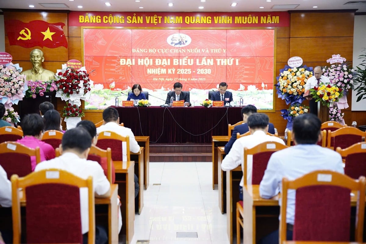 Ngày 27/6, tại Hà Nội, Đảng bộ Cục Chăn nuôi và Thú y đã tổ chức Đại hội đại biểu lần thứ I, nhiệm kỳ 2025–2030. Ảnh: Linh Linh. Ngày 27/6, tại Hà Nội, Đảng bộ Cục Chăn nuôi và Thú y đã tổ chức Đại hội đại biểu lần thứ I, nhiệm kỳ 2025–2030. Ảnh: Linh Linh.