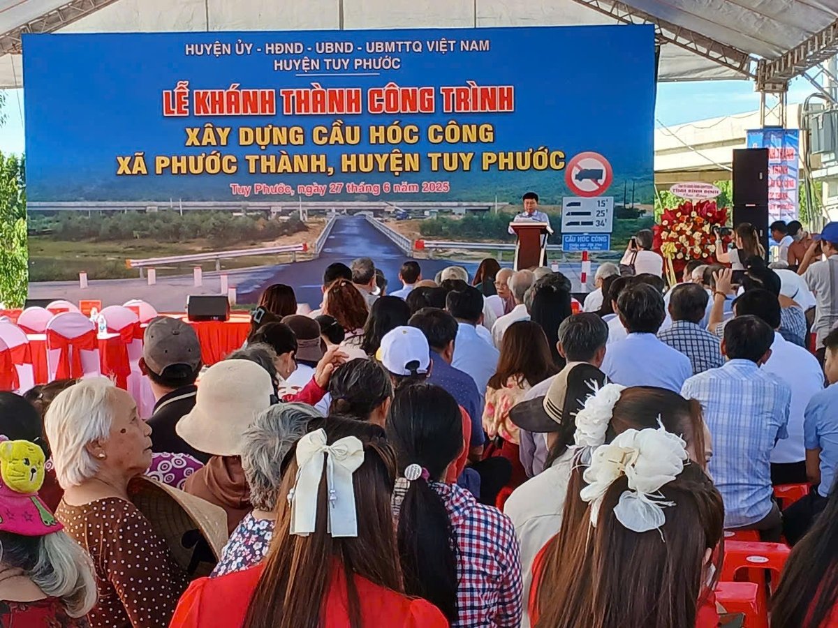 Quang cảnh lễ khánh thành cầu Hóc Công. Ảnh: V.Đ.T. Quang cảnh lễ khánh thành cầu Hóc Công. Ảnh: V.Đ.T.