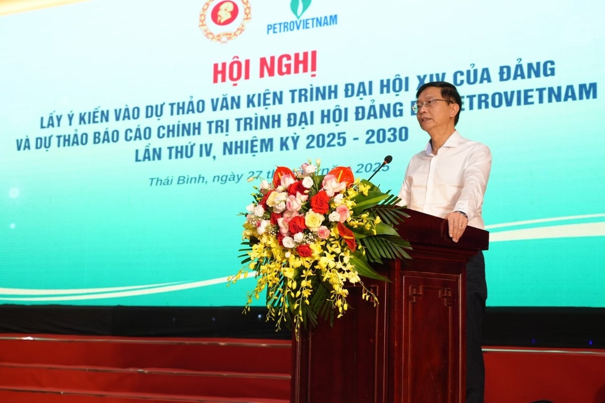 Đồng chí Trần Quang Dũng, Phó Bí thư Thường trực Đảng uỷ Tập đoàn nhấn mạnh, mục tiêu văn kiện Đại hội Đảng bộ Tập đoàn lần thứ IV, nhiệm kỳ 2025-2030 đặt ra là đầy khát vọng: Petrovietnam trở thành một trong 500 doanh nghiệp lớn nhất thế giới. Ảnh: PetroTimes. Đồng chí Trần Quang Dũng, Phó Bí thư Thường trực Đảng uỷ Tập đoàn nhấn mạnh, mục tiêu văn kiện Đại hội Đảng bộ Tập đoàn lần thứ IV, nhiệm kỳ 2025-2030 đặt ra là đầy khát vọng: Petrovietnam trở thành một trong 500 doanh nghiệp lớn nhất thế giới. Ảnh: PetroTimes.
