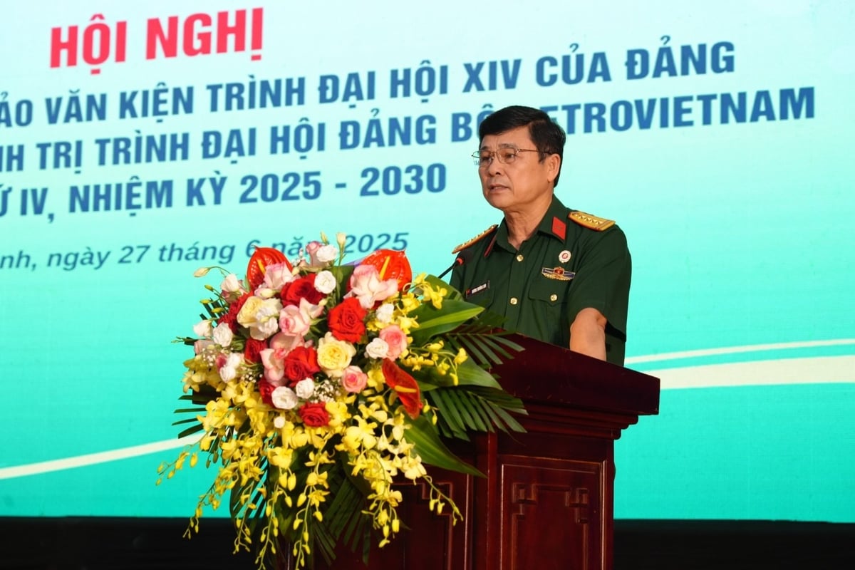 Đồng chí Dương Trường Sơn, Phó Trưởng Ban Tuyên giáo Phong trào Trung ương Hội CCB Việt Nam đánh giá cao Hội Cựu chiến binh Petrovietnam là một trong những tổ chức hội tiêu biểu, hoạt động hiệu quả, trách nhiệm. Ảnh: PetroTimes. Đồng chí Dương Trường Sơn, Phó Trưởng Ban Tuyên giáo Phong trào Trung ương Hội CCB Việt Nam đánh giá cao Hội Cựu chiến binh Petrovietnam là một trong những tổ chức hội tiêu biểu, hoạt động hiệu quả, trách nhiệm. Ảnh: PetroTimes.