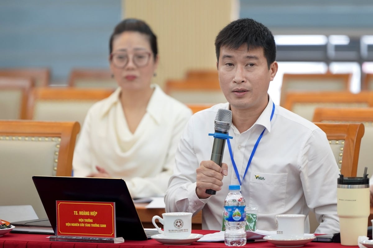 TS Hoàng Hiệp, Viện trưởng Viện Nghiên cứu Tăng trưởng xanh: Giá trị lớn nhất của hội nghị là tinh thần hợp tác giữa các bên. Ảnh: Bảo Thắng. TS Hoàng Hiệp, Viện trưởng Viện Nghiên cứu Tăng trưởng xanh: Giá trị lớn nhất của hội nghị là tinh thần hợp tác giữa các bên. Ảnh: Bảo Thắng.