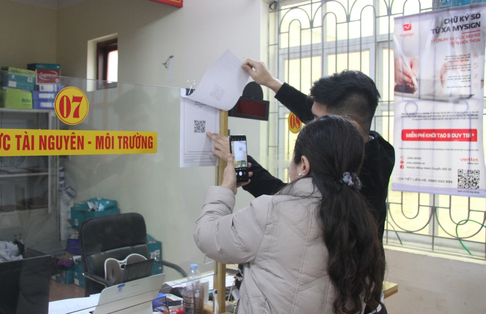 Sơn La công bố 46 thủ tục hành chính lĩnh vực đất đai từ ngày 1/7. Ảnh: Nguyễn Nga. Sơn La công bố 46 thủ tục hành chính lĩnh vực đất đai từ ngày 1/7. Ảnh: Nguyễn Nga.