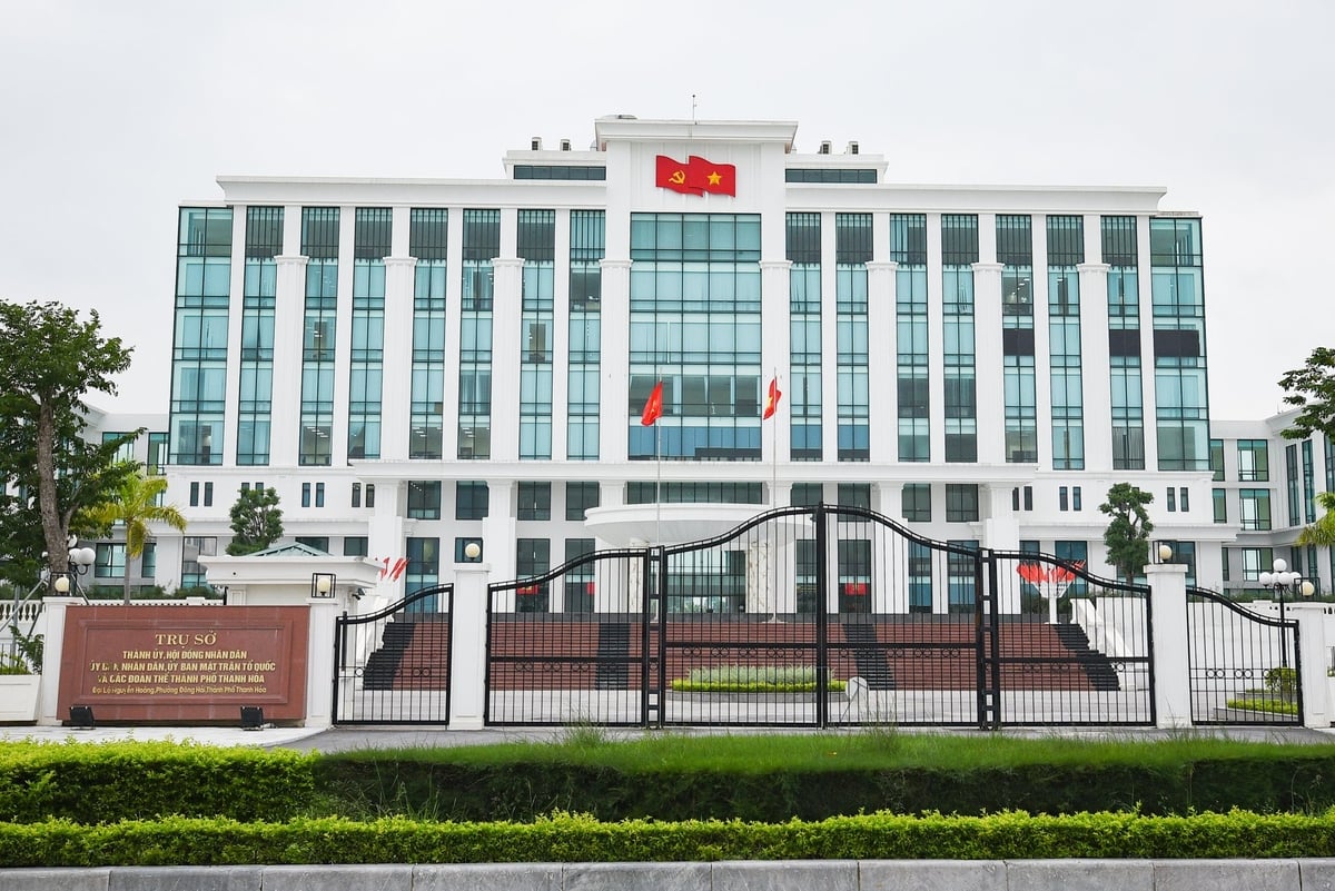 Thủ tướng ra công điện đôn đốc bộ, ngành, địa phương bảo đảm vận hành mô hình chính quyền địa phương 2 cấp thông suốt. Ảnh: Tùng Đinh. Thủ tướng ra công điện đôn đốc bộ, ngành, địa phương bảo đảm vận hành mô hình chính quyền địa phương 2 cấp thông suốt. Ảnh: Tùng Đinh.