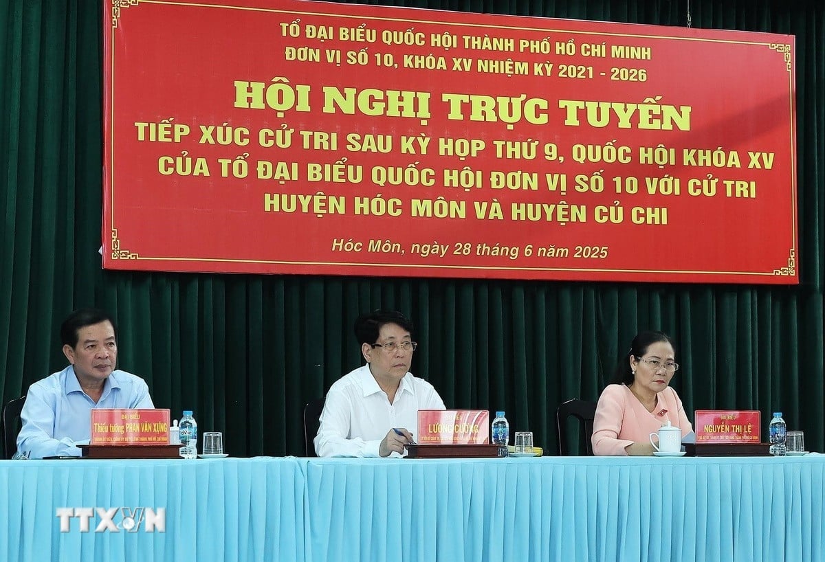 Chủ tịch nước Lương Cường tiếp xúc cử tri huyện Hóc Môn và huyện Củ Chi. Ảnh: TTXVN. Chủ tịch nước Lương Cường tiếp xúc cử tri huyện Hóc Môn và huyện Củ Chi. Ảnh: TTXVN.