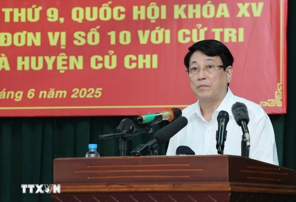 Chủ tịch nước Lương Cường phát biểu với cử tri huyện Hóc Môn và huyện Củ Chi, TP.HCM. Ảnh: TTXVN. Chủ tịch nước Lương Cường phát biểu với cử tri huyện Hóc Môn và huyện Củ Chi, TP.HCM. Ảnh: TTXVN.