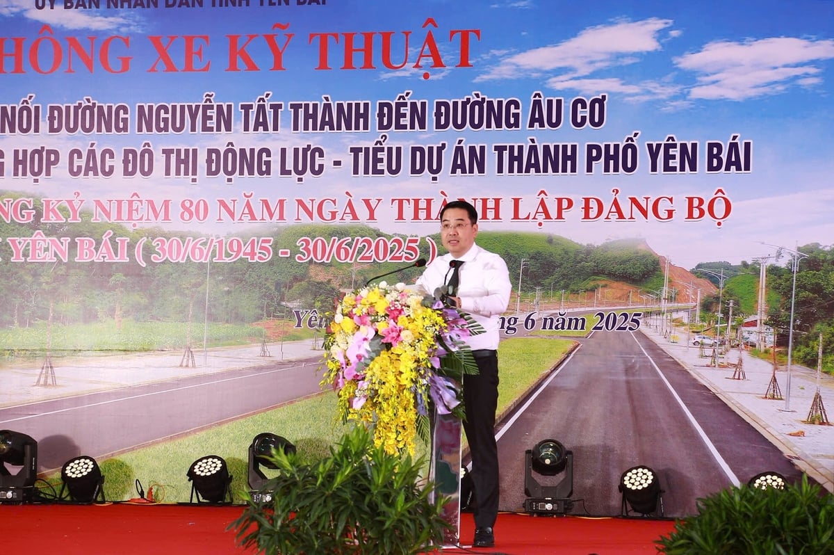 Chủ tịch UBND tỉnh Yên Bái Nguyễn Tuấn Anh phát biểu tại buổi lễ. Ảnh: Thanh Ngà. Chủ tịch UBND tỉnh Yên Bái Nguyễn Tuấn Anh phát biểu tại buổi lễ. Ảnh: Thanh Ngà.