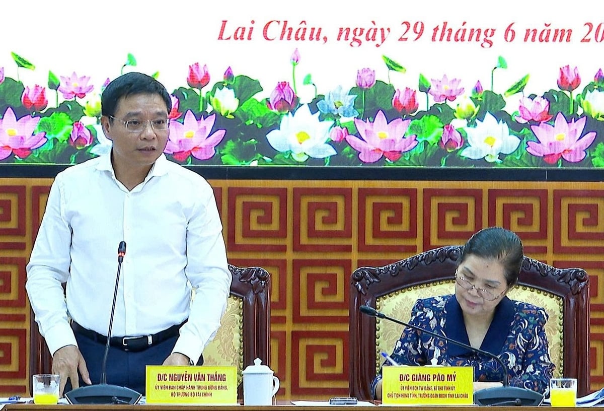 Bộ trưởng Bộ Tài chính Nguyễn Văn Thắng phát biểu tại buổi làm việc. Ảnh: T.P. Bộ trưởng Bộ Tài chính Nguyễn Văn Thắng phát biểu tại buổi làm việc. Ảnh: T.P.