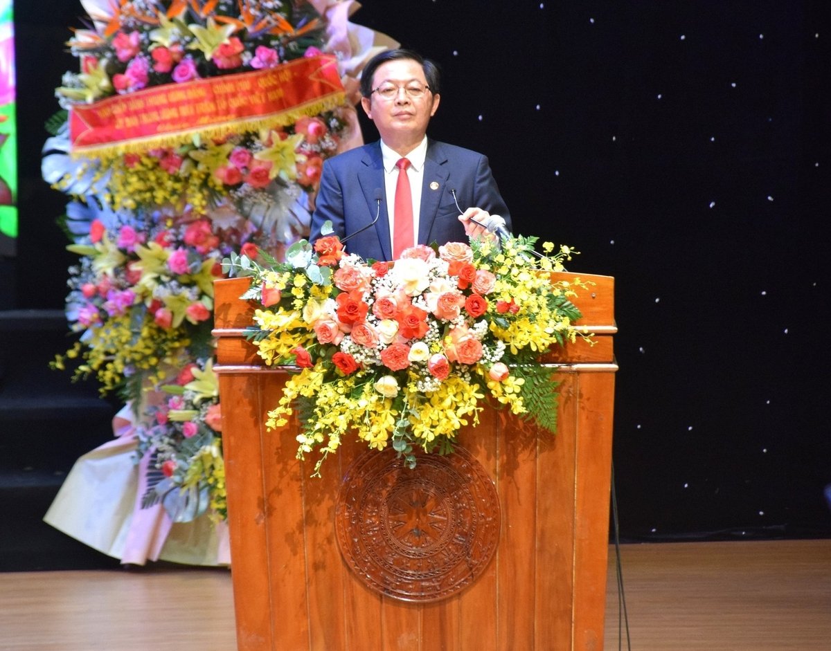 Ông Hồ Quốc Dũng, Bí thư Tỉnh ủy Gia Lai mới phát biểu tại buổi lễ. Ảnh: V.Đ.T. Ông Hồ Quốc Dũng, Bí thư Tỉnh ủy Gia Lai mới phát biểu tại buổi lễ. Ảnh: V.Đ.T.