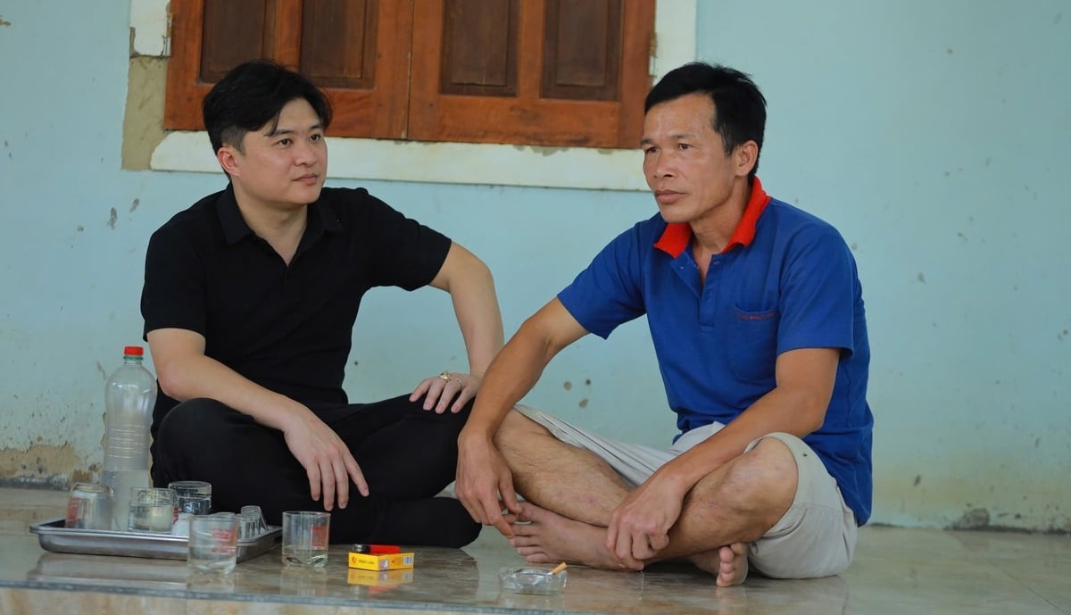 Những người dân xã Châu Hồng như anh Vi Văn Lương (phải) thấm hơn ai hết những hệ lụy. Ảnh: Ngọc Linh. Những người dân xã Châu Hồng như anh Vi Văn Lương (phải) thấm hơn ai hết những hệ lụy. Ảnh: Ngọc Linh.