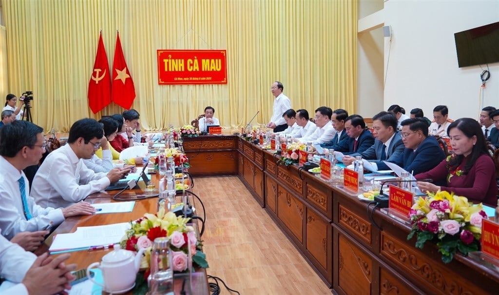 Phó Chủ tịch Quốc hội Lê Minh Hoan làm việc với Ban Thường vụ Tỉnh ủy Cà Mau. Ảnh: Bích Ngọc. Phó Chủ tịch Quốc hội Lê Minh Hoan làm việc với Ban Thường vụ Tỉnh ủy Cà Mau. Ảnh: Bích Ngọc.