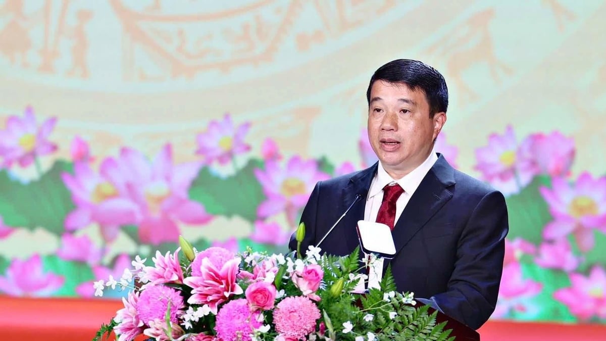 Ông Y Thanh Hà Niê Kđăm, Ủy viên Trung ương Đảng, Bí thư Tỉnh ủy Lâm Đồng mới nhấn mạnh, tuy ba tỉnh có sự khác biệt về địa hình, văn hóa, điều kiện phát triển, nhưng đã là một mái nhà chung thì càng phải nỗ lực nhiều hơn trong khơi dậy tinh thần tự lực, tự cường, khát vọng vươn lên. Ảnh: Phạm Hoài. Ông Y Thanh Hà Niê Kđăm, Ủy viên Trung ương Đảng, Bí thư Tỉnh ủy Lâm Đồng mới nhấn mạnh, tuy ba tỉnh có sự khác biệt về địa hình, văn hóa, điều kiện phát triển, nhưng đã là một mái nhà chung thì càng phải nỗ lực nhiều hơn trong khơi dậy tinh thần tự lực, tự cường, khát vọng vươn lên. Ảnh: Phạm Hoài.