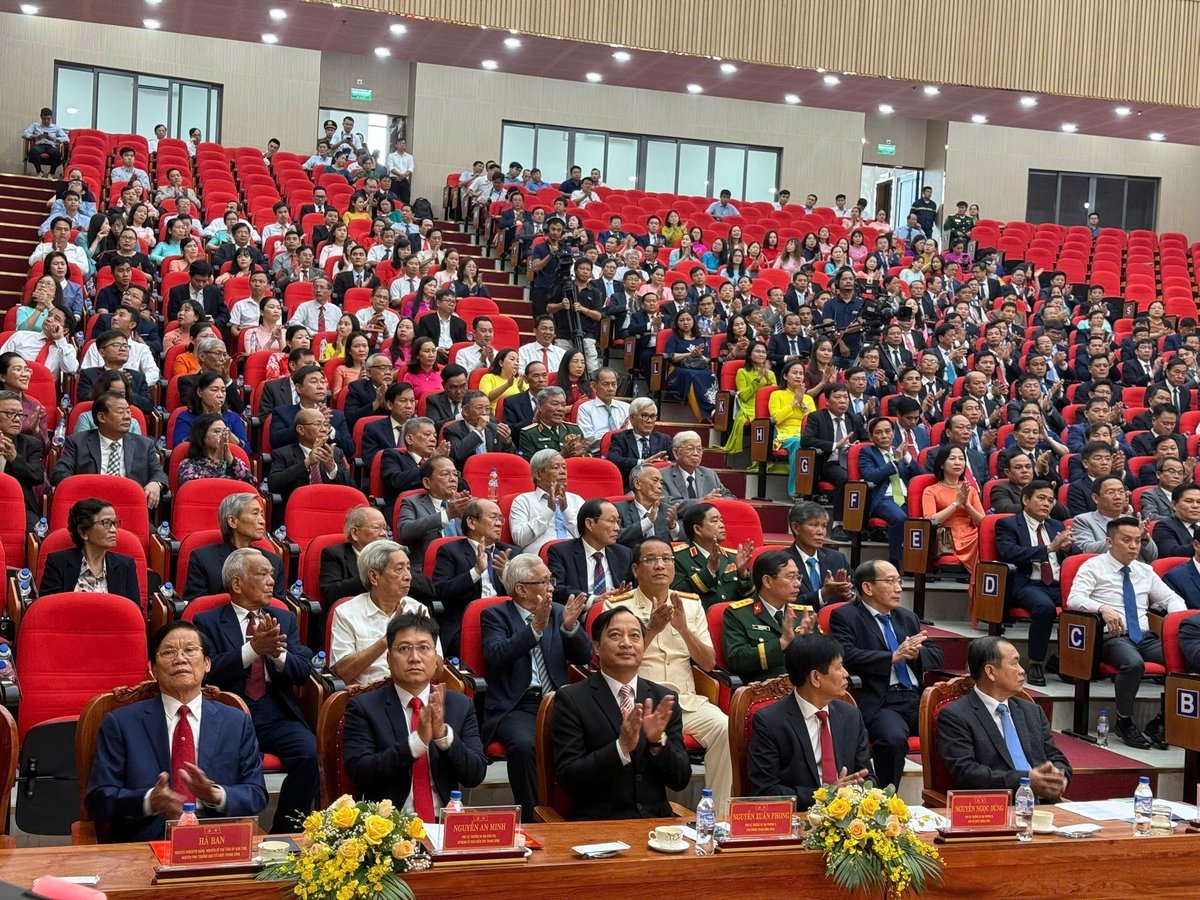 Các đại biểu dự buổi lễ. Ảnh: Võ Hà Các đại biểu dự buổi lễ. Ảnh: Võ Hà