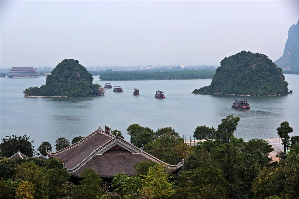 Chùa Tam Chúc - một trong những dự án du lịch do Doanh nghiệp Xuân Trường làm chủ đầu tư. Ảnh: Công Đạt/Báo ảnh Việt Nam. Chùa Tam Chúc - một trong những dự án du lịch do Doanh nghiệp Xuân Trường làm chủ đầu tư. Ảnh: Công Đạt/Báo ảnh Việt Nam.