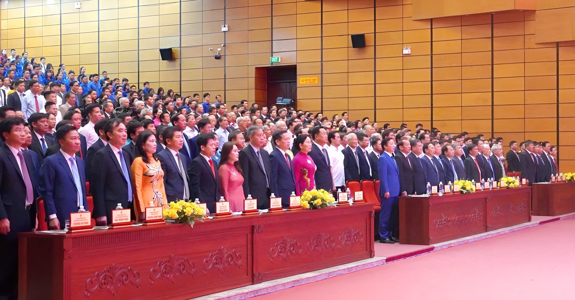 Các đại biểu trong lễ công bố các nghị quyết, quyết định về sắp xếp tổ chức bộ máy và đơn vị hành chính tỉnh Quảng Trị mới. Ảnh: T. Hiếu. Các đại biểu trong lễ công bố các nghị quyết, quyết định về sắp xếp tổ chức bộ máy và đơn vị hành chính tỉnh Quảng Trị mới. Ảnh: T. Hiếu.