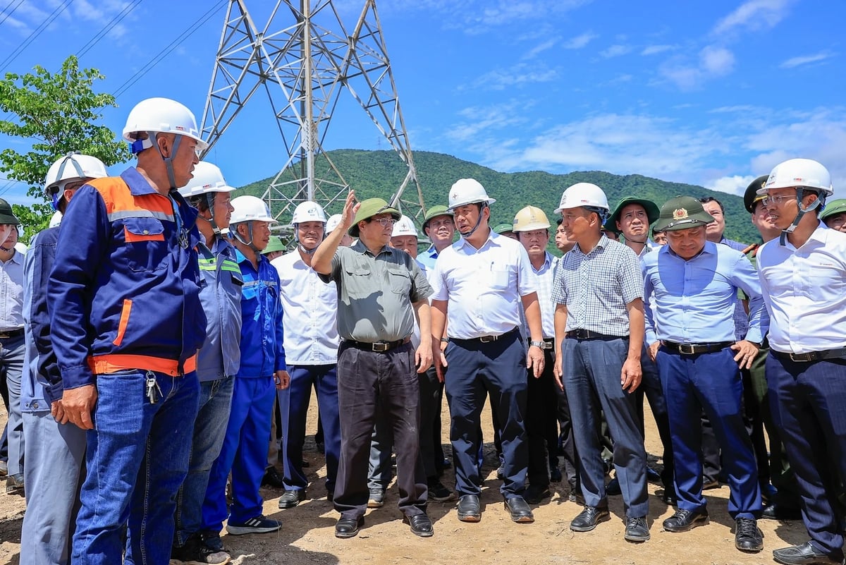 Thủ tướng Phạm Minh Chính kiểm tra, đốc thúc dự án đường dây tải điện 500 kV mạch 3 Quảng Trạch (Quảng Bình) - Phố Nối (Hưng Yên) vào sáng 2/6/2024. Ảnh: VGP/Nhật Bắc. Thủ tướng Phạm Minh Chính kiểm tra, đốc thúc dự án đường dây tải điện 500 kV mạch 3 Quảng Trạch (Quảng Bình) - Phố Nối (Hưng Yên) vào sáng 2/6/2024. Ảnh: VGP/Nhật Bắc.