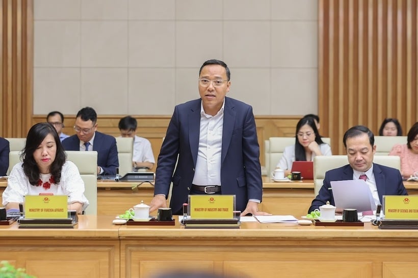 Thứ trưởng Bộ Công Thương Nguyễn Hoàng Long phát biểu tại tọa đàm. Ảnh: VGP. Thứ trưởng Bộ Công Thương Nguyễn Hoàng Long phát biểu tại tọa đàm. Ảnh: VGP.
