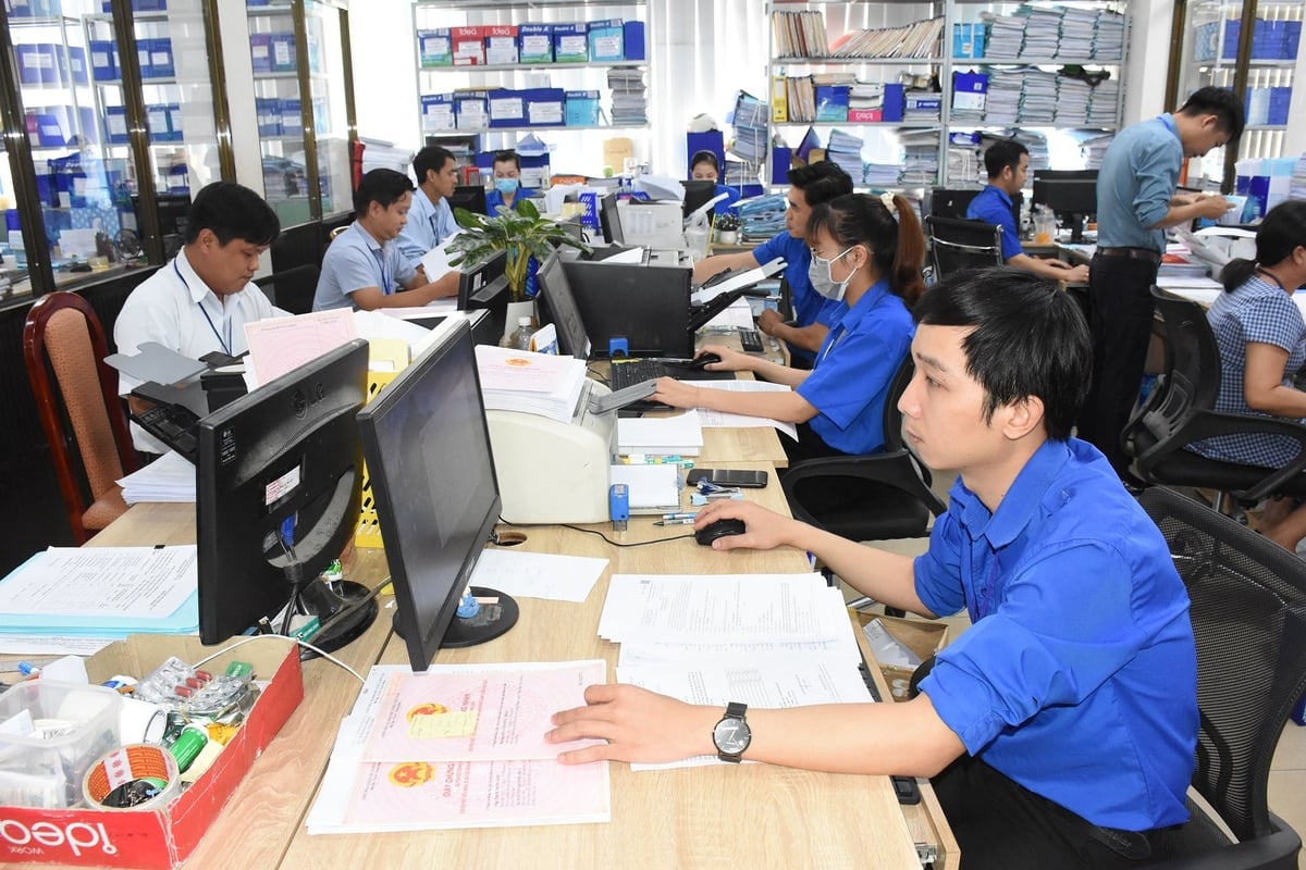 UBND cấp xã khi thực hiện thủ tục cấp sổ đỏ tại các Điều 137, 138, 139 và 140 Luật Đất đai không phải thực hiện riêng việc xác nhận về sự phù hợp với quy hoạch, không tranh chấp, đất sử dụng ổn định. Ảnh: Báo Bà Rịa - Vũng Tàu. UBND cấp xã khi thực hiện thủ tục cấp sổ đỏ tại các Điều 137, 138, 139 và 140 Luật Đất đai không phải thực hiện riêng việc xác nhận về sự phù hợp với quy hoạch, không tranh chấp, đất sử dụng ổn định. Ảnh: Báo Bà Rịa - Vũng Tàu.