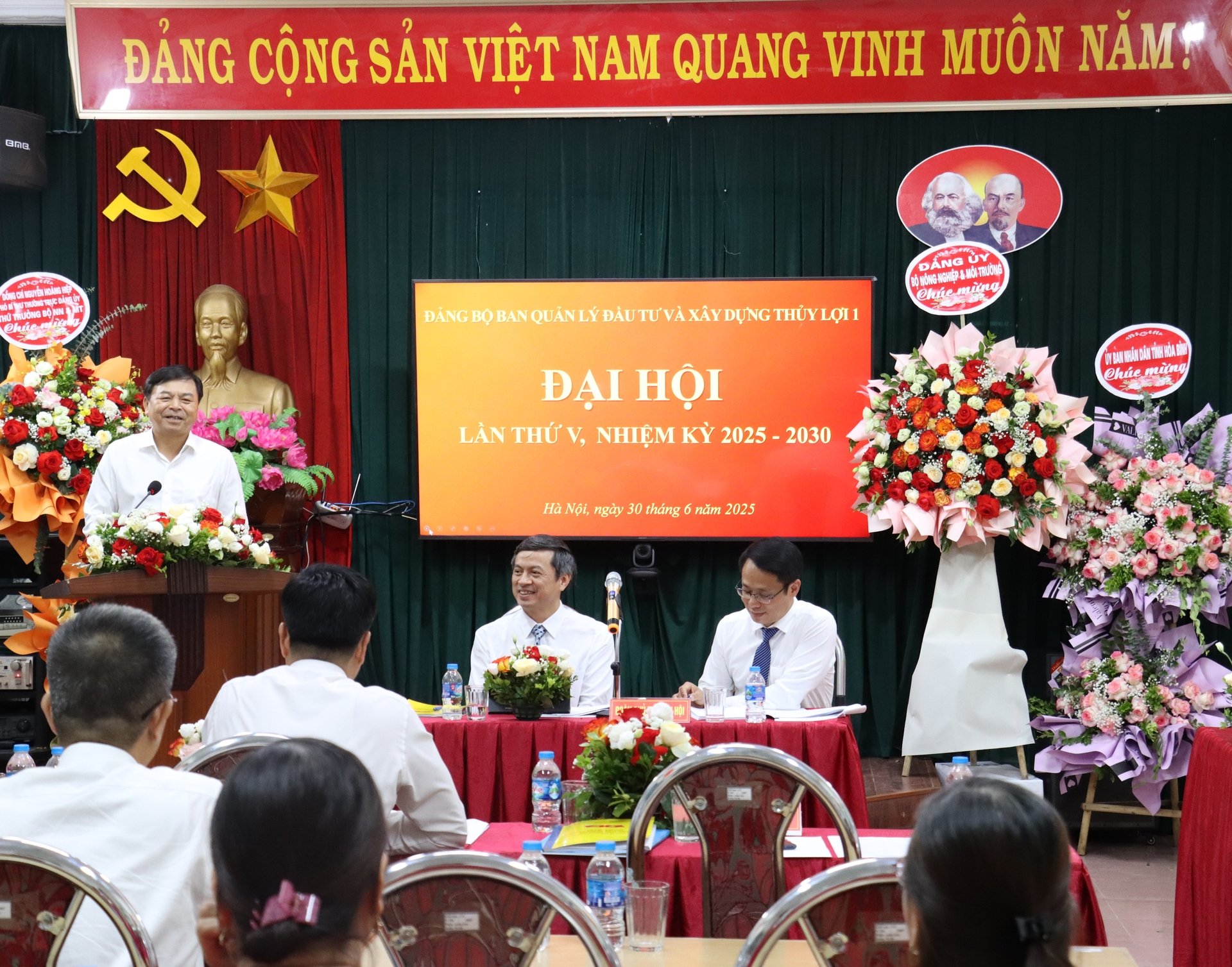 Thứ trưởng Nguyễn Hoàng Hiệp đề nghị, Đảng bộ Ban 1 chủ động hoạch định chiến lược phát triển của đơn vị trong 5 năm tới. Ảnh: Nguyễn Thủy. Thứ trưởng Nguyễn Hoàng Hiệp đề nghị, Đảng bộ Ban 1 chủ động hoạch định chiến lược phát triển của đơn vị trong 5 năm tới. Ảnh: Nguyễn Thủy.