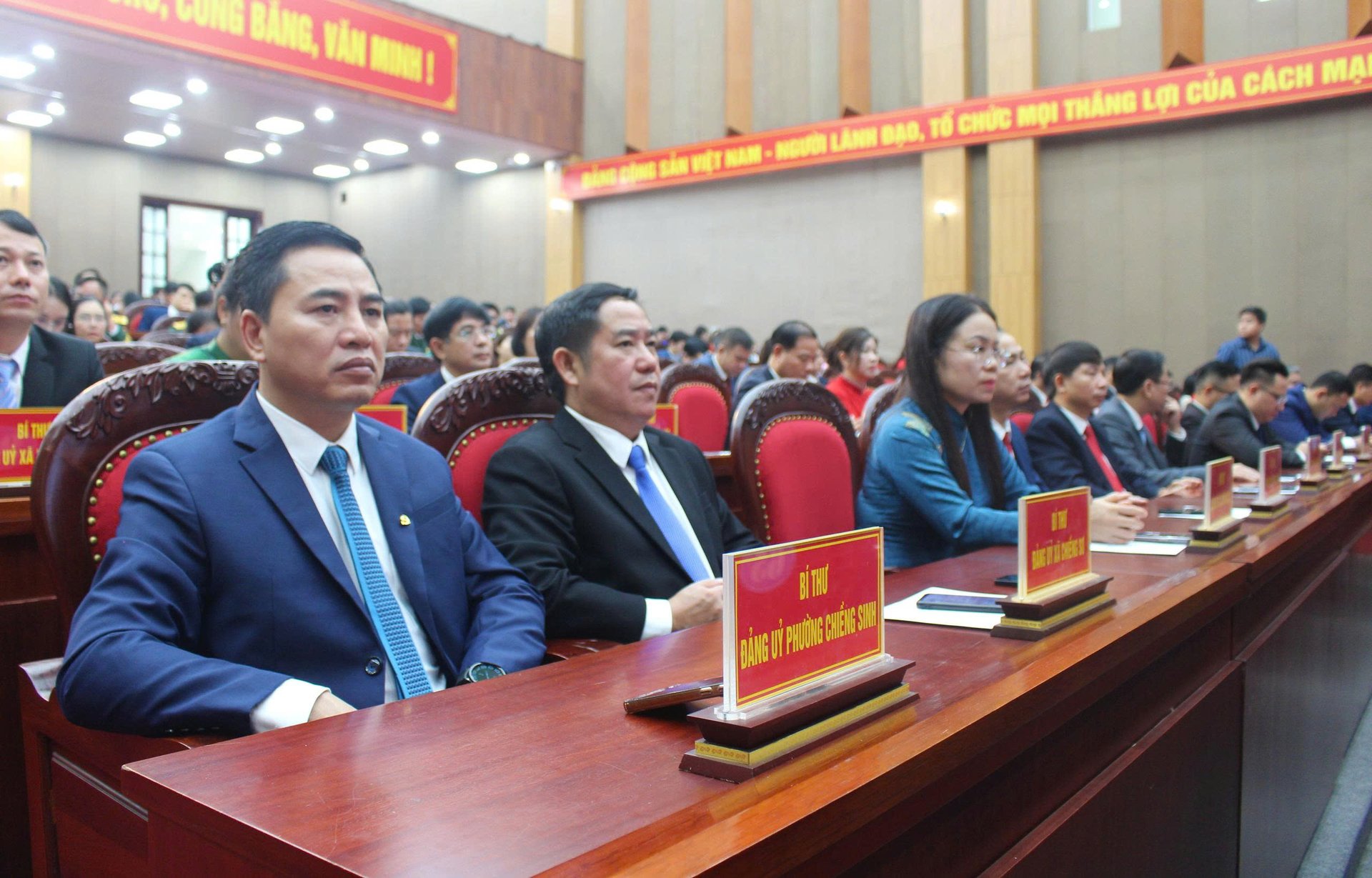 Bí thư Đảng ủy các xã, phường mới dự Lễ công bố. Ảnh: Nguyễn Nga. Bí thư Đảng ủy các xã, phường mới dự Lễ công bố. Ảnh: Nguyễn Nga.