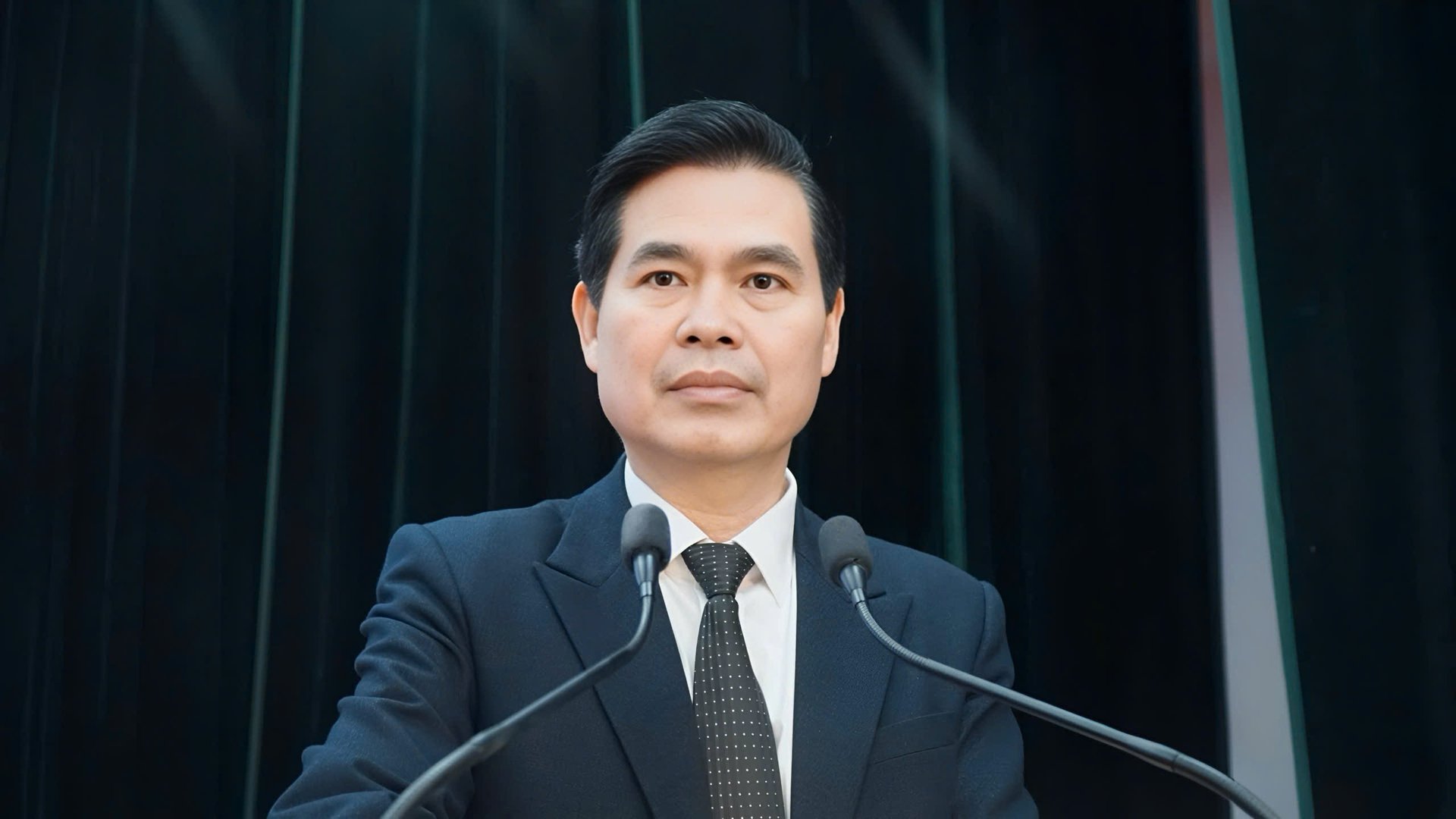 Ông Hoàng Quốc Khánh, Bí thư Tỉnh ủy Sơn La phát biểu đáp từ, nhận nhiệm vụ. Ảnh: Đức Bình. Ông Hoàng Quốc Khánh, Bí thư Tỉnh ủy Sơn La phát biểu đáp từ, nhận nhiệm vụ. Ảnh: Đức Bình.