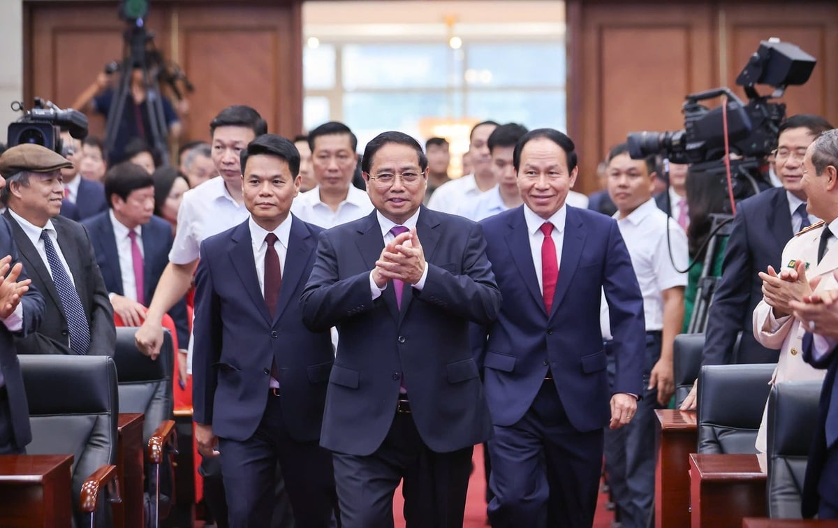 Thủ tướng Chính phủ Phạm Minh Chính dự và chỉ đạo tại buổi lễ công bố thành phố Hải Phòng mới. Ảnh: Đoàn Bắc. Thủ tướng Chính phủ Phạm Minh Chính dự và chỉ đạo tại buổi lễ công bố thành phố Hải Phòng mới. Ảnh: Đoàn Bắc.