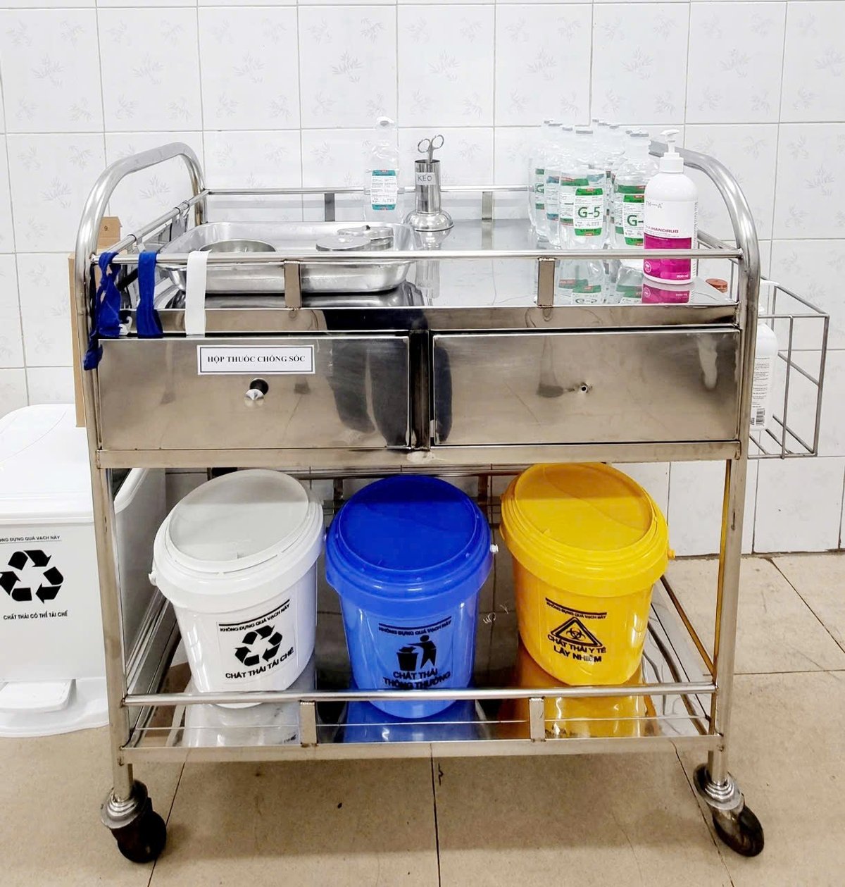 Ngành y tế, các đơn vị liên quan ở TP Huế tuân thủ quy định pháp luật về quản lý, xử lý chất thải y tế, góp phần nâng cao chất lượng khám chữa bệnh. Ảnh: Văn Dinh. Ngành y tế, các đơn vị liên quan ở TP Huế tuân thủ quy định pháp luật về quản lý, xử lý chất thải y tế, góp phần nâng cao chất lượng khám chữa bệnh. Ảnh: Văn Dinh.