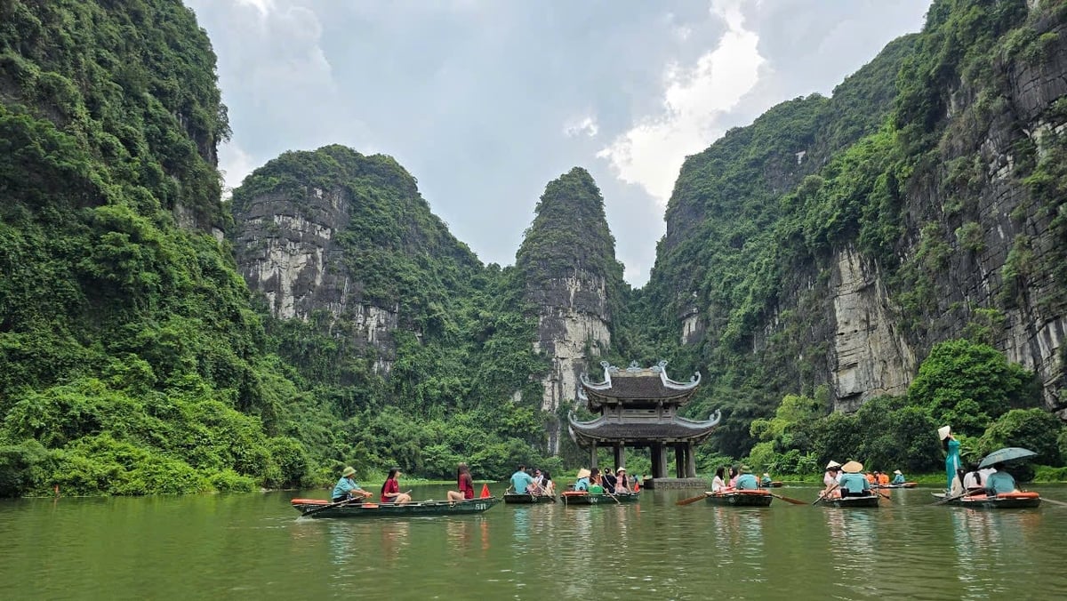 Danh thắng Tràng An (Ninh Bình). Ảnh: Kiên Trung. Danh thắng Tràng An (Ninh Bình). Ảnh: Kiên Trung.