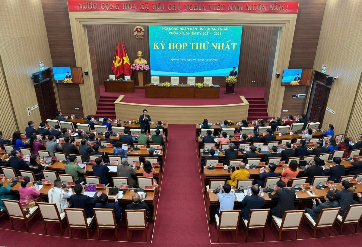 HĐND tỉnh Quảng Ngãi Khoá XIII, nhiệm kỳ 2021 - 2026 tổ chức kỳ họp lần thứ nhất. Ảnh: Võ Hà HĐND tỉnh Quảng Ngãi Khoá XIII, nhiệm kỳ 2021 - 2026 tổ chức kỳ họp lần thứ nhất. Ảnh: Võ Hà