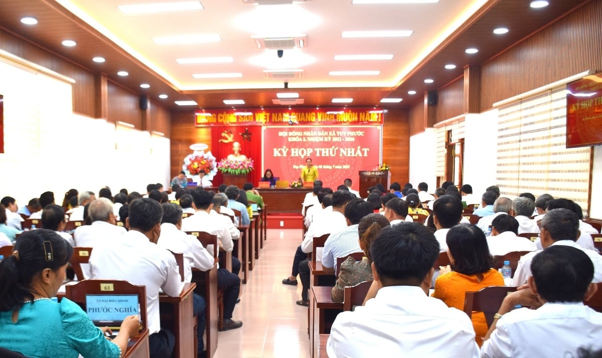 Ngay sáng 1/7, xã Tuy Phước tổ chức Kỳ họp thứ Nhất HĐND xã Tuy Phước Khóa I nhiệm kỳ 2021 - 2026, kỳ họp lịch sử, mở đầu cho giai đoạn phát triển mới của xã Tuy Phước. Ảnh: V.Đ.T.