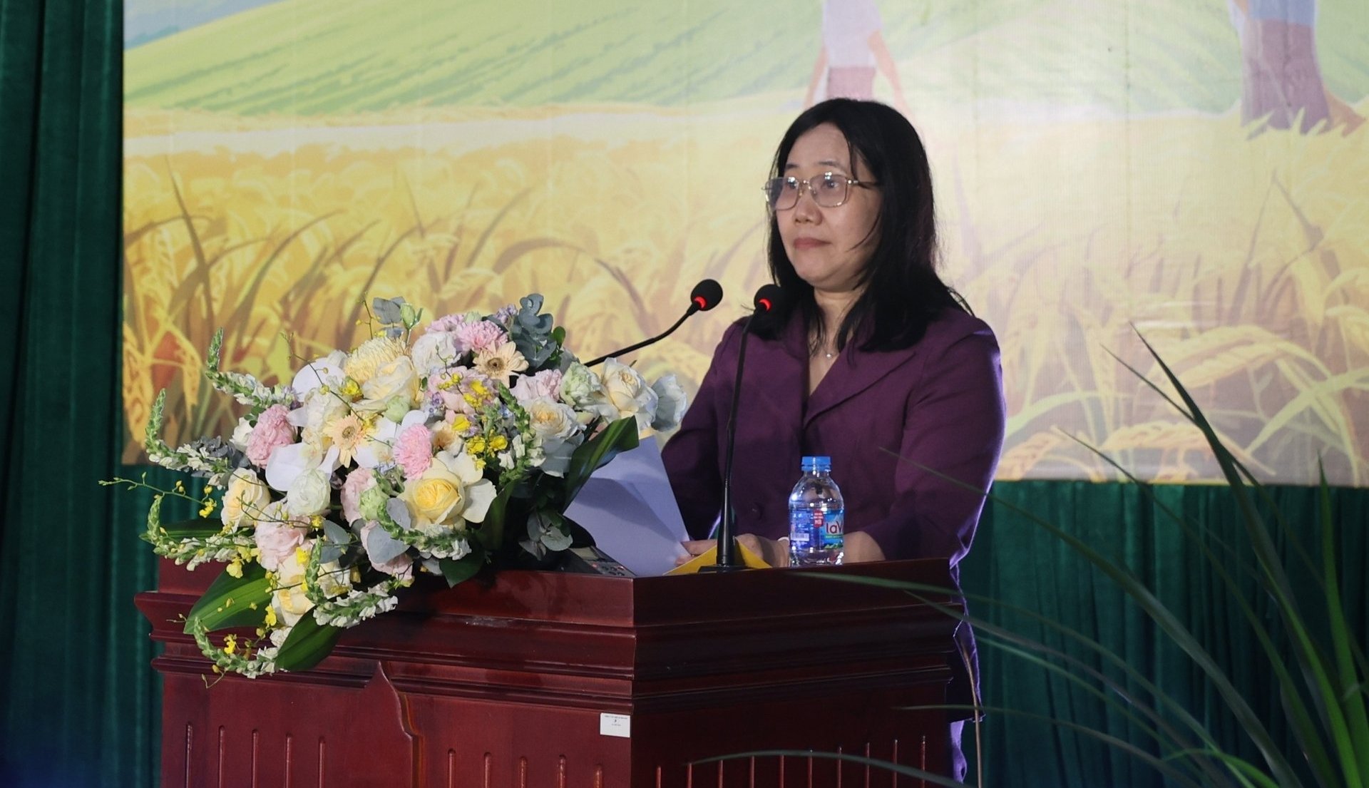 Bà Nguyễn Thị Hương, Cục trưởng Cục Thống kê, Phó Trưởng Ban Chỉ đạo Tổng điều tra nông thôn, nông nghiệp năm 2025 phát biểu tại buổi lễ. Ảnh: Thanh Tâm. Bà Nguyễn Thị Hương, Cục trưởng Cục Thống kê, Phó Trưởng Ban Chỉ đạo Tổng điều tra nông thôn, nông nghiệp năm 2025 phát biểu tại buổi lễ. Ảnh: Thanh Tâm.