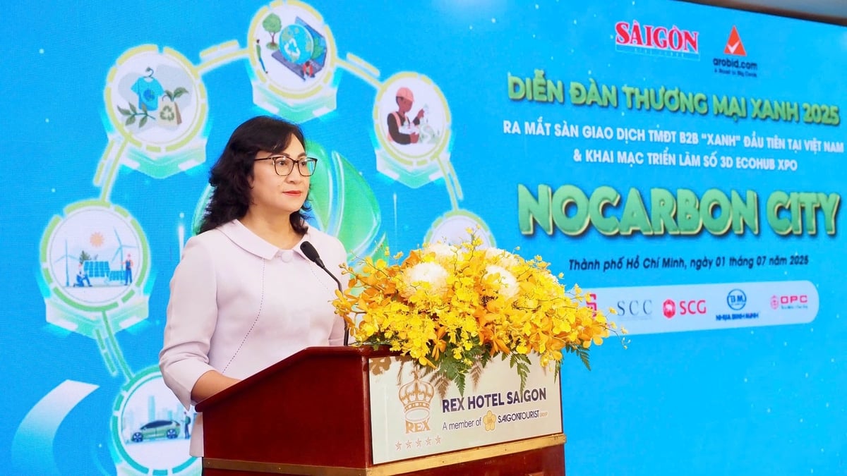 Bà Phan Thị Thắng - Thứ trưởng Bộ Công Thương phát biểu tại diễn đàn. Ảnh: Hoàng Hùng.