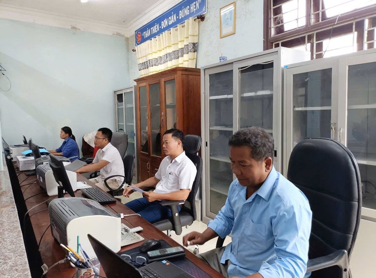Cán bộ tại các xã vùng cao A Lưới hứng khởi, quyết tâm cao. Ảnh: Văn Dinh.