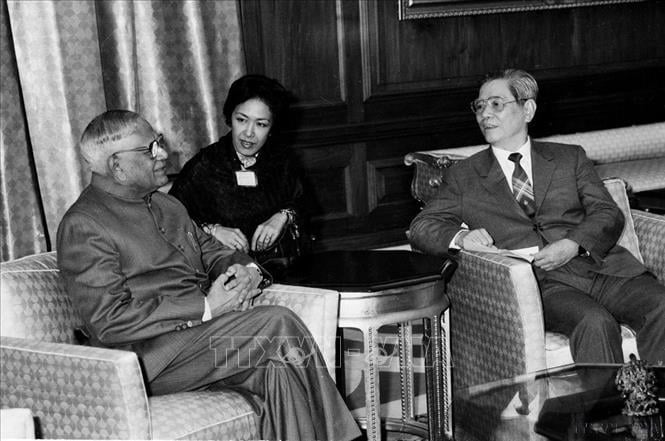 Tổng thống R.Venkataraman tiếp  trong chuyến thăm hữu nghị Ấn Độ từ ngày 23 - 28/1/1989.