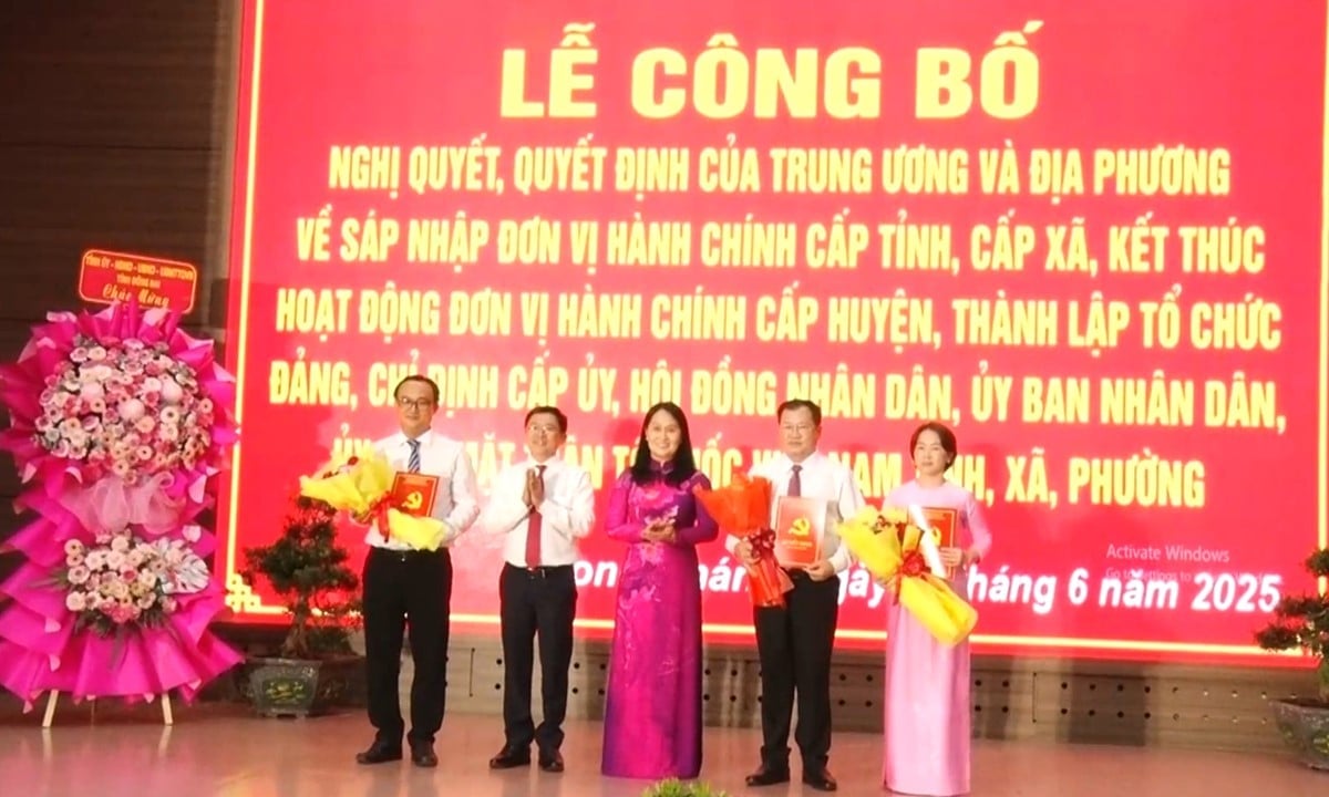 Lễ công bố quyết định thành lập đơn vị hành chính phường Long Khánh (tỉnh Đồng Nai). Ảnh: Báo Đồng Nai. Lễ công bố quyết định thành lập đơn vị hành chính phường Long Khánh (tỉnh Đồng Nai). Ảnh: Báo Đồng Nai.