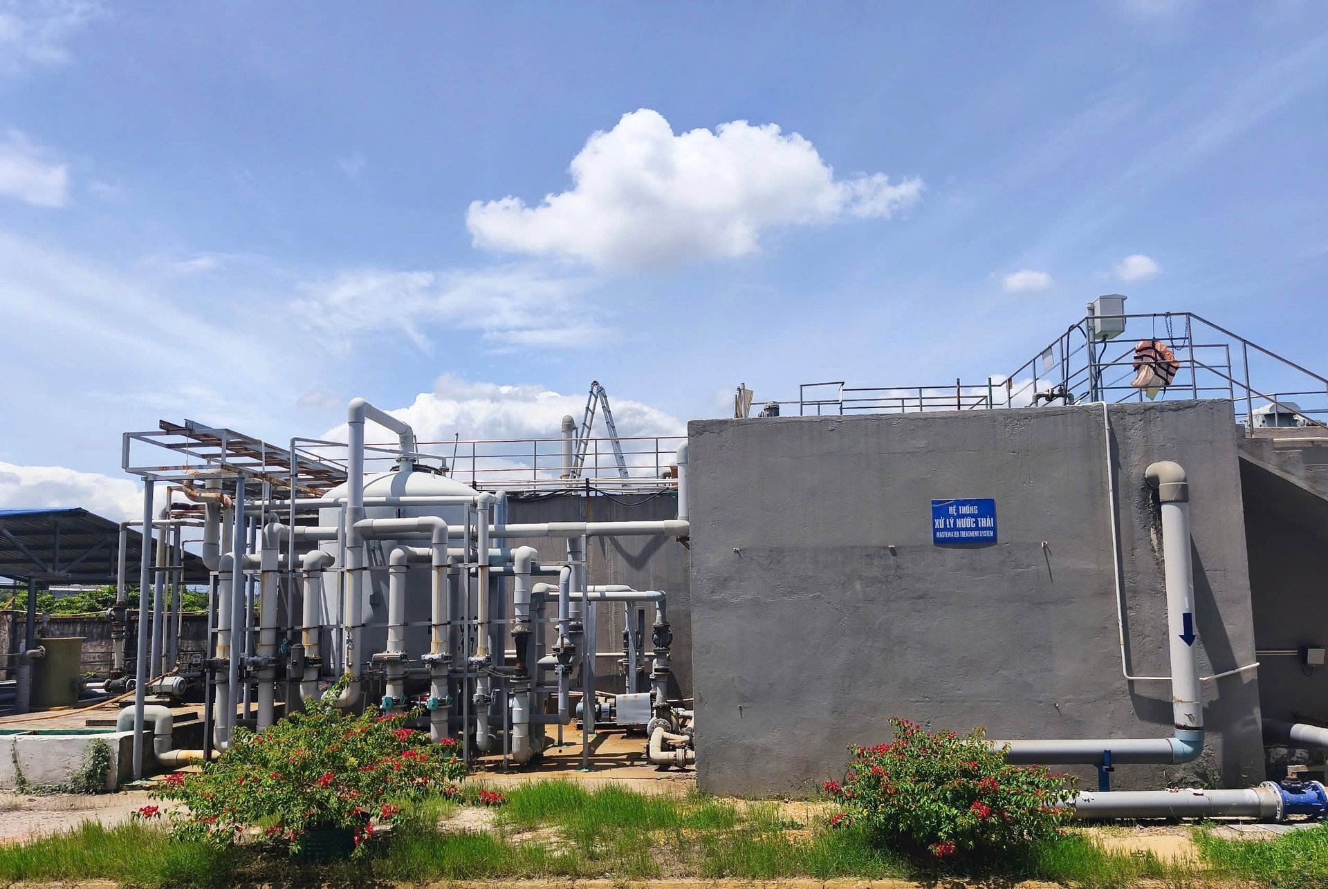 PINACO đã đầu tư hệ thống xử lý nước thải, khí thải và chất thải nguy hại đồng bộ tại tất cả nhà máy sản xuất. Ảnh: PV.