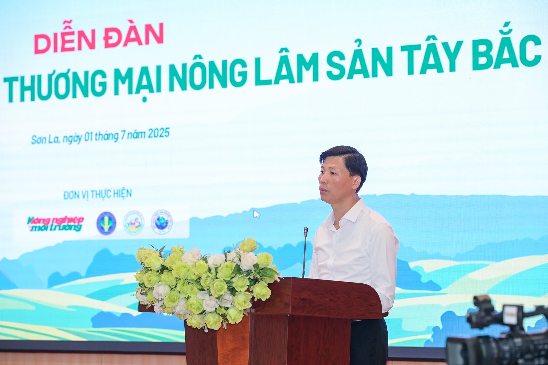 ket-noi-san-xuat-va-thuong-mai-dac-san-vung-cao-tay-bac-153712_116