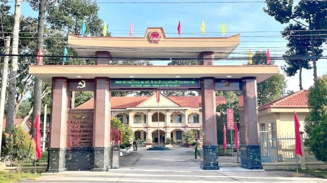 Trụ sở HĐND, UBND, các phòng chức năng và Trung tâm Phục vụ Hành chính công xã Phước Thành. Ảnh: Trần Phi.