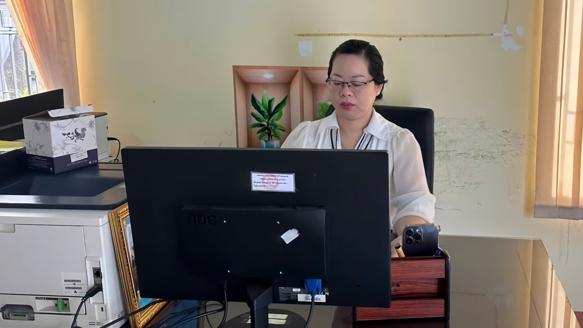 Bà Đoàn Thanh Nga, chuyên viên Phòng Kinh tế xã Phước Thành cho rằng cần phải nhanh chóng thích nghi, chủ động nắm bắt tình hình, hiểu địa phương mới. Ảnh: Trần Phi.