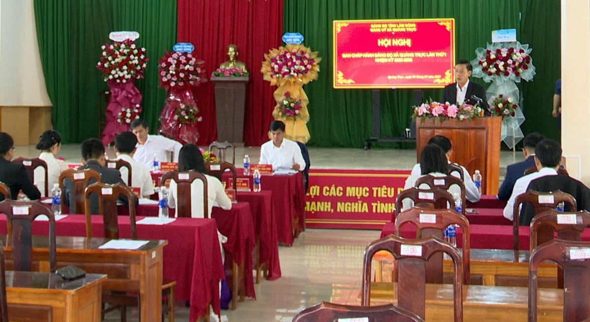 Ngay từ sáng 1/7, Ban chấp hành Đảng bộ xã Quảng Trực tổ chức hội nghị lần thứ nhất để triển khai các hoạt động cụ thể. Ảnh: TT.