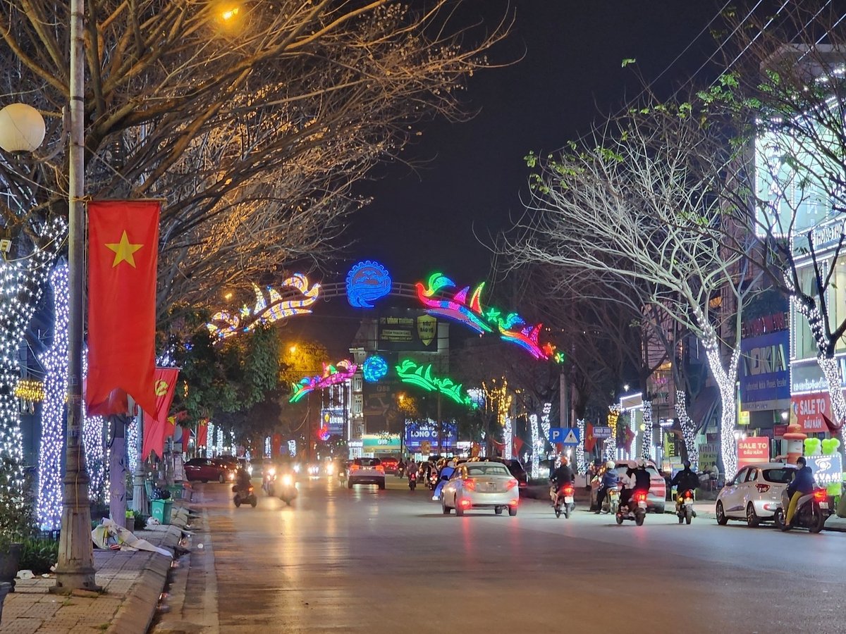 Phường Cẩm Phả là trung tâm đô thị, dân số đứng thứ 3 của tỉnh Quảng Ninh. Ảnh: Cường Vũ. 