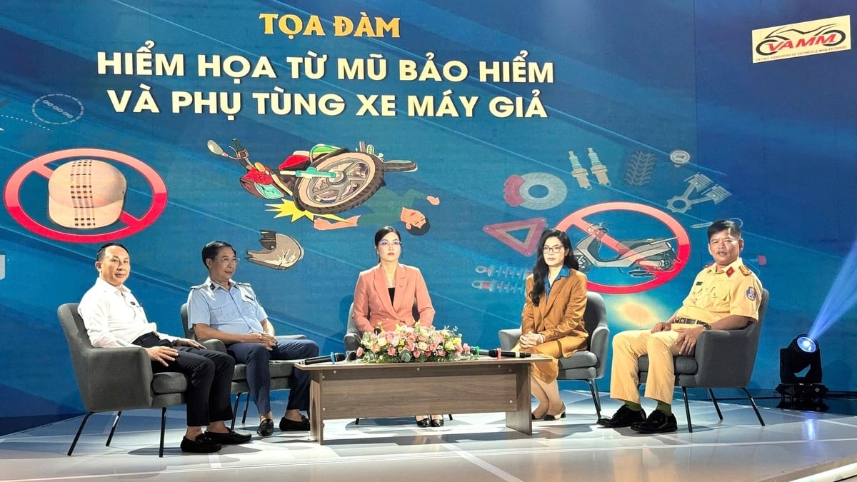 Tọa đàm 'Hiểm họa từ mũ bảo hiểm và phụ tùng xe máy giả' do VAMM phối hợp với VTV9 tổ chức. Ảnh: VAMM.