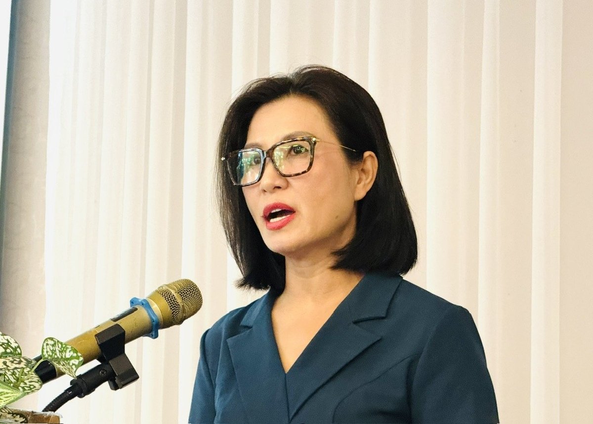 Theo bà Nguyễn Thị Hoàng Yến, Phó Cục trưởng Cục Kinh tế hợp tác và Phát triển nông thôn, việc triển khai lớp đào tạo giảng viên nguồn (ToT) tại ĐBSCL nhằm góp phần hiệu quả cho Đề án 1 triệu hecta lúa chất lượng cao, phát thải thấp. Ảnh: Lê Hoàng Vũ.