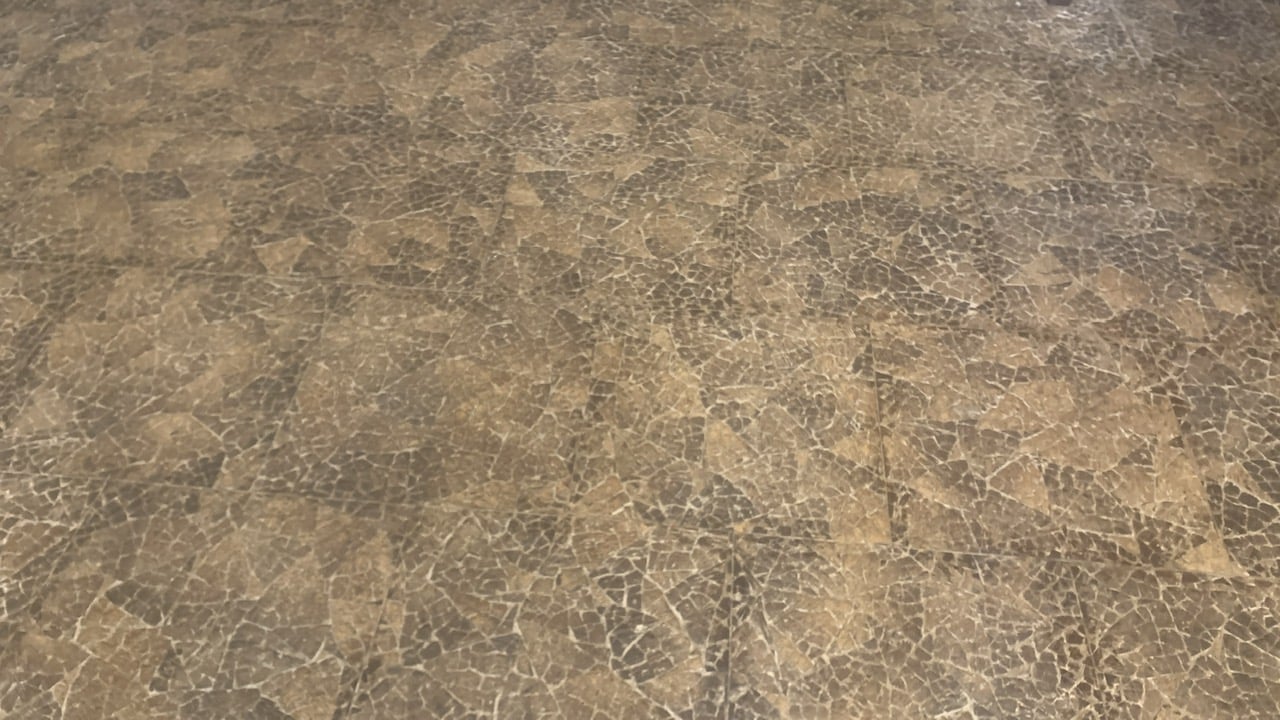 The unique floor is paved with coconut shells, both eco-friendly and reflecting the rustic charm of the Mekong Delta. Photo: Ho Thao.
