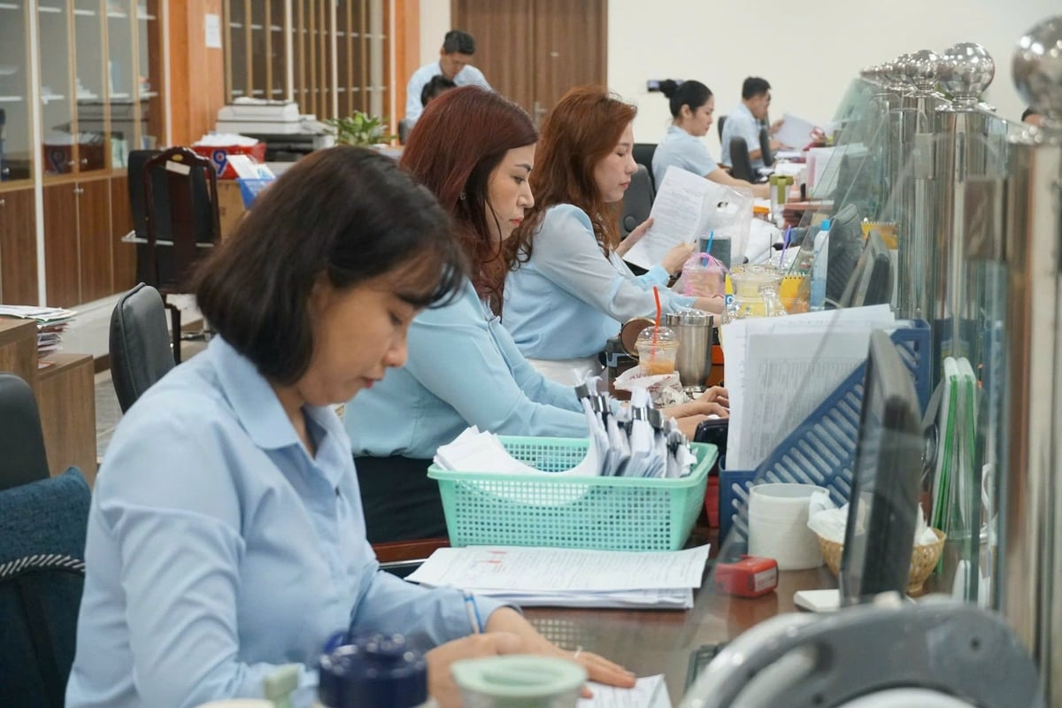 Việc sáp nhập đơn vị hành chính không ảnh hưởng đến quyền lợi khám chữa bệnh BHYT của người dân. Ảnh: Mỹ Hạnh.