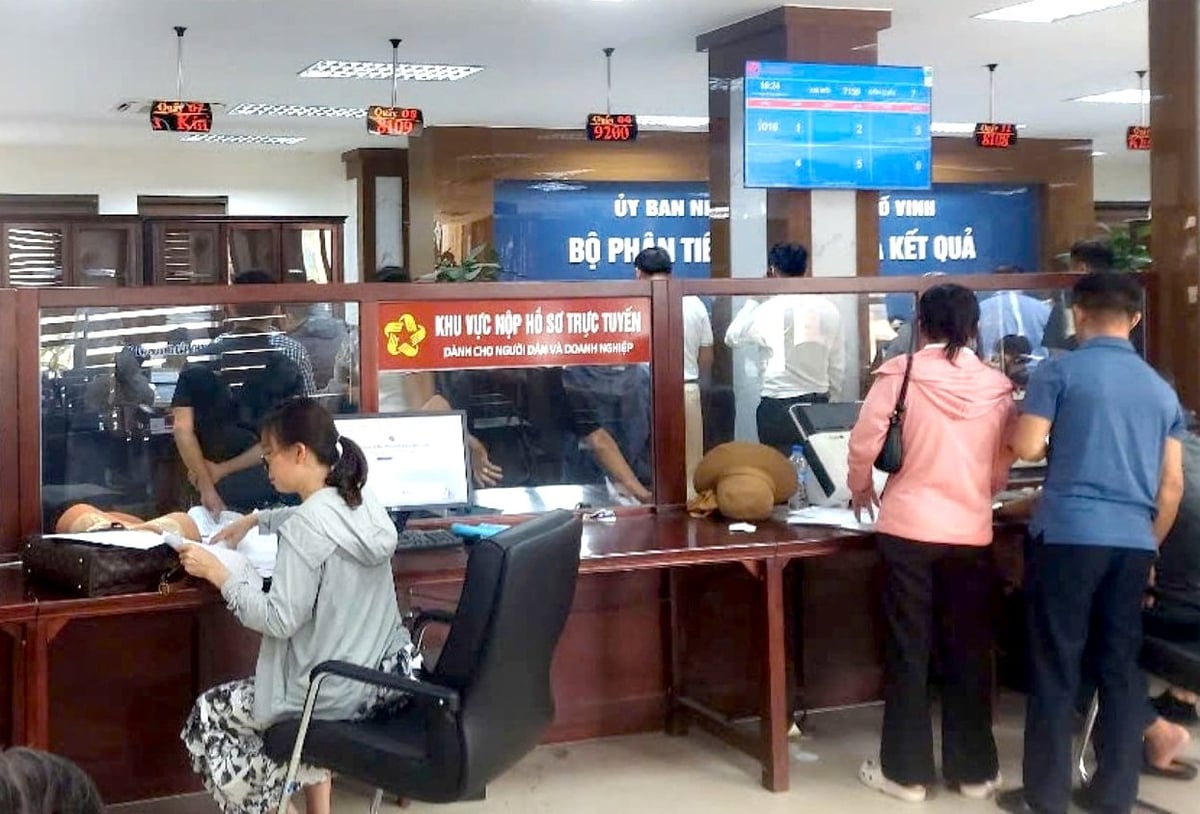 Tỉnh Nghệ An công bố các thủ tục hành chính liên quan đất đai thuộc chức năng quản lý nhà nước của Sở Nông nghiệp và Môi trường và UBND cấp xã. Ảnh: Đình Tiệp.