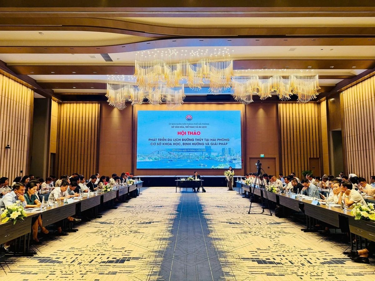 Cuộc hội thảo này, các chuyên gia đã nhìn nhận đúng tiềm năng, lợi thế cũng như những 'điểm nghẽn', thách thức đang cản trở sự phát triển du lịch đường thủy của Hải Phòng. Ảnh: Đinh Mười.