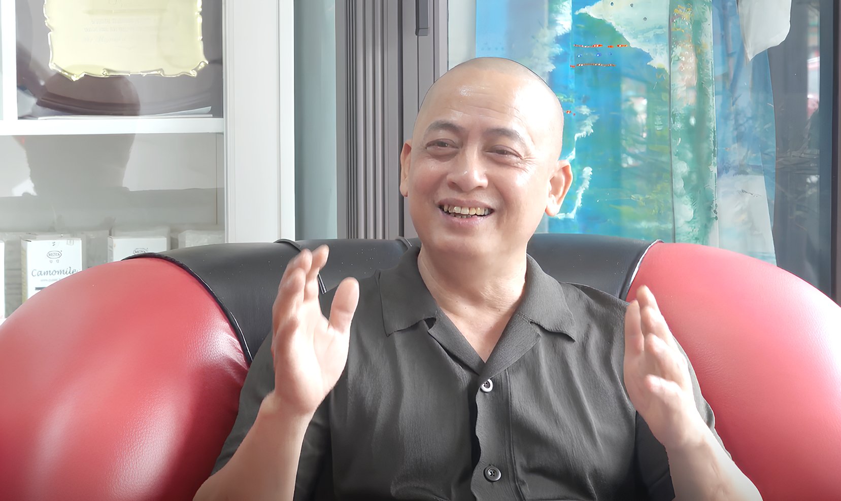 Anh Nguyễn Văn Thống (xã Nhã Nam, tỉnh Bắc Ninh) chia sẻ kế hoạch chăn nuôi theo mô hình hiện đại trong thời gian tới.