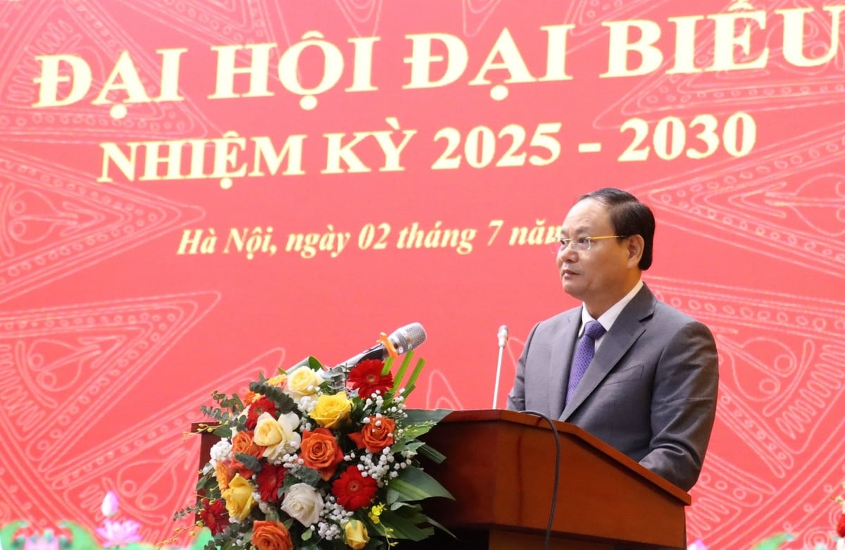 Thứ trưởng Lê Minh Ngân đề nghị Đảng bộ Cục Biển và Hải đảo Việt Nam đổi mới mô hình quản trị biển theo hướng thông minh, hiện đại, hoàn thiện cơ chế điều phối liên ngành, liên cấp, đồng thời tăng cường kết nối phát triển vùng biển với đất liền và các vùng biển quốc tế liền kề. Ảnh: Nguyễn Thủy.