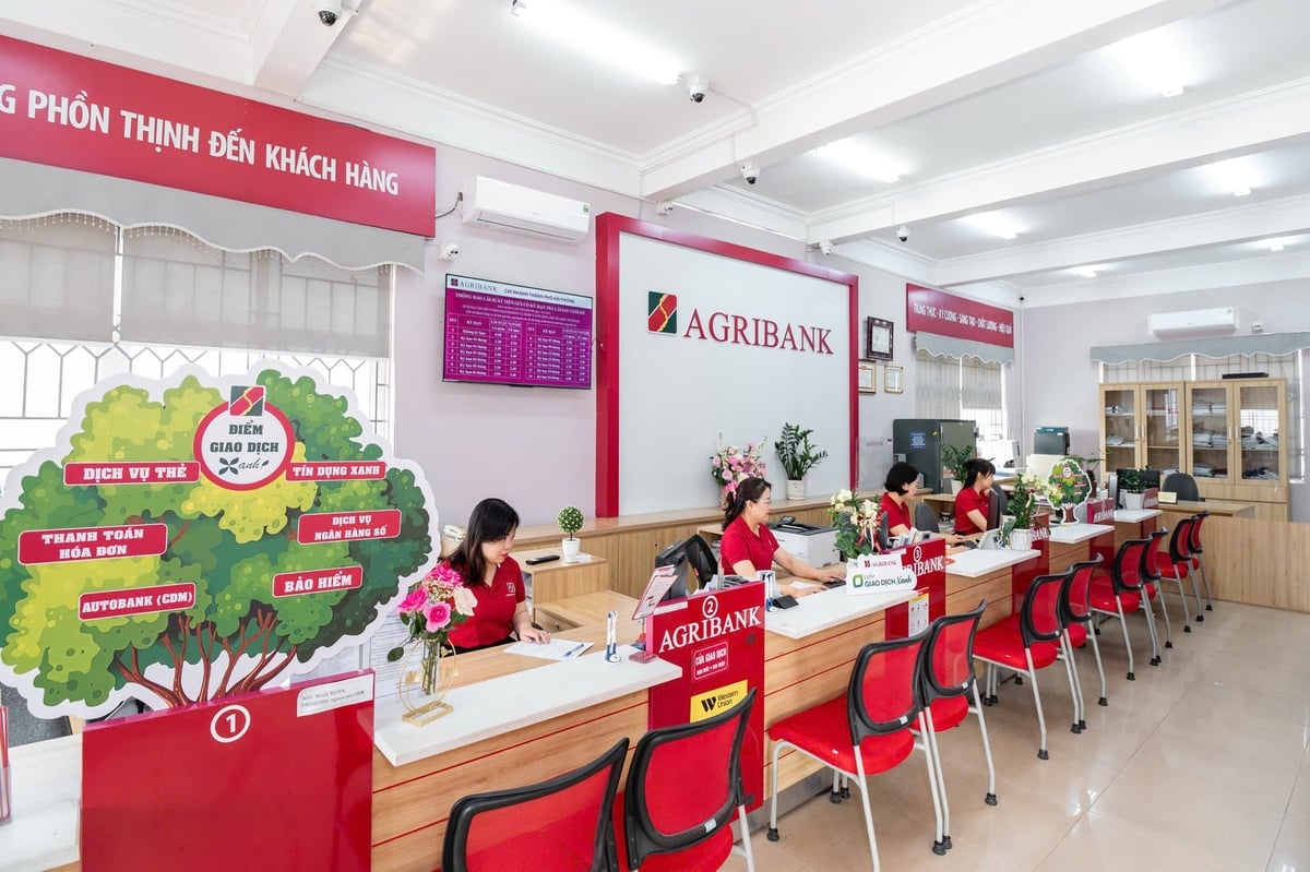 Mỗi cán bộ Agribank đều nghiêm túc thực hiện và triển khai việc thực hành tiết kiệm, chống lãng phí. Ảnh: Lại Hương