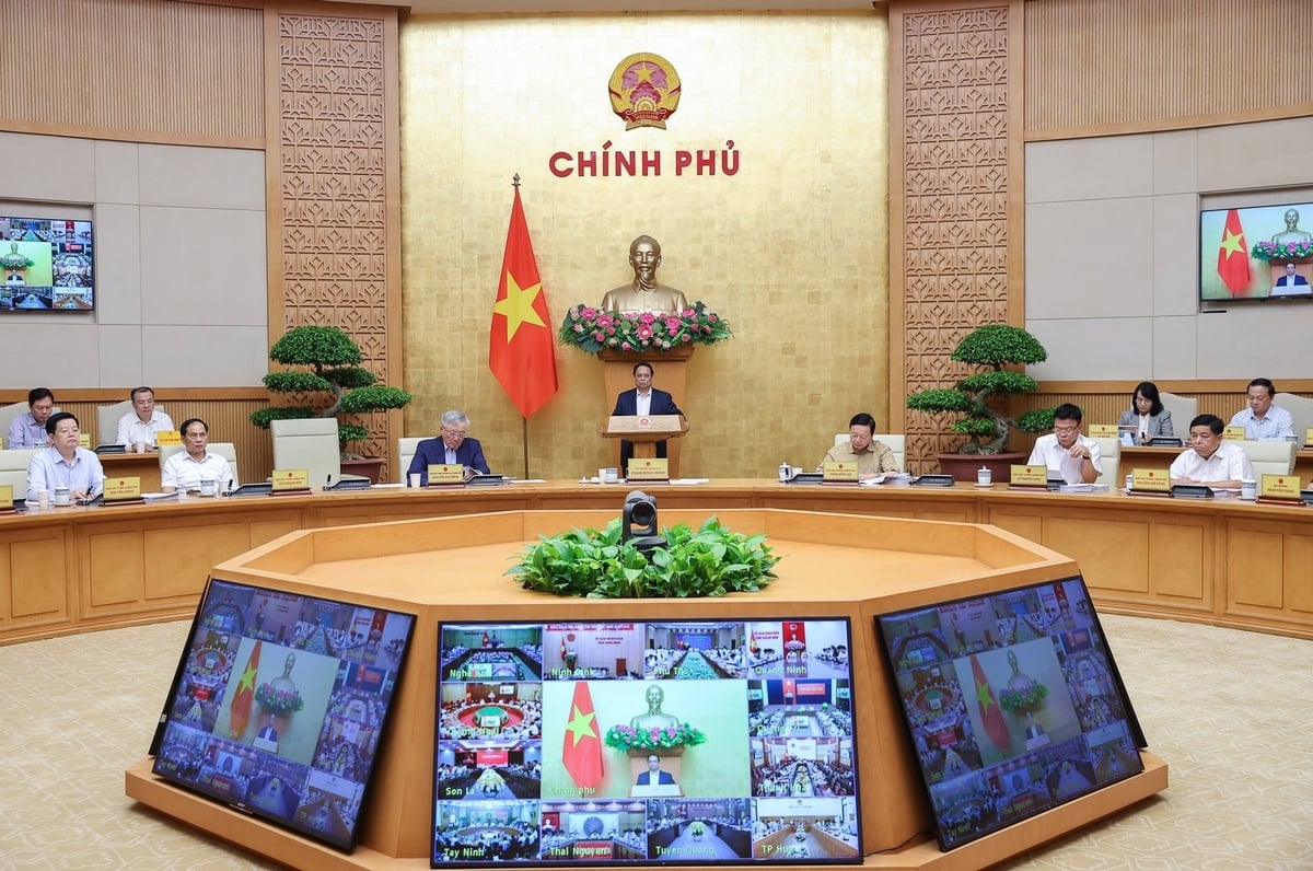 Thủ tướng Phạm Minh Chính chủ trì Phiên họp Chính phủ thường kỳ và Hội nghị trực tuyến Chính phủ với địa phương tháng 6/2025. Ảnh: VGP.